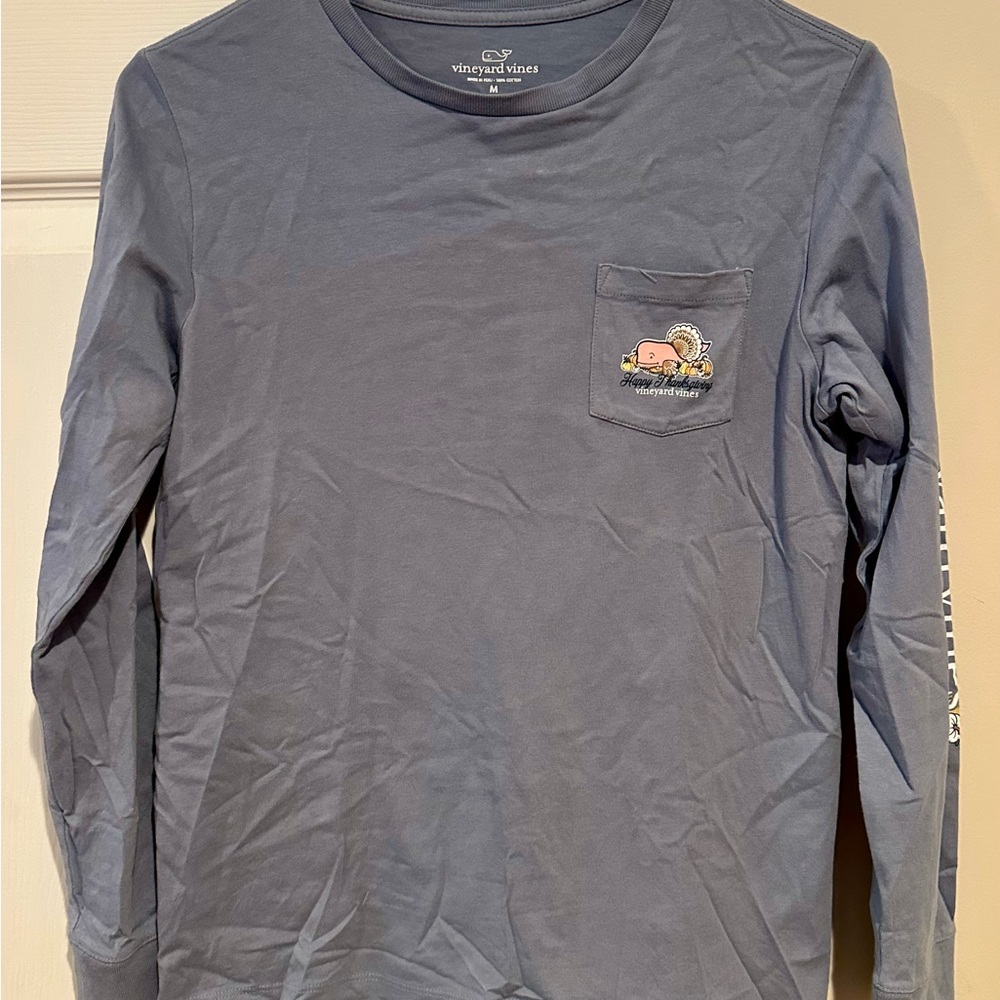 Vineyard Vines “Happy Thanksgiving” Long Sleeve Pocket Tee – Youth M (12–14)
